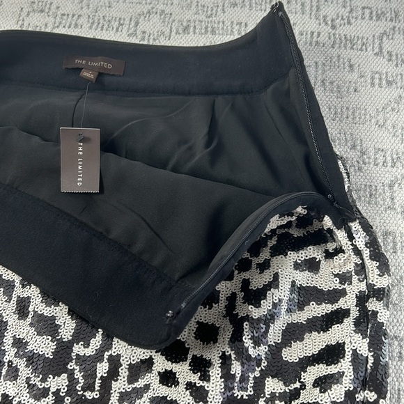 The Limited NWT Black & White Sequin Skirt Sz 2 - Picture 10 of 12